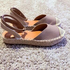 Time and Tru Women's Beige Canvas Ankle Strap Espadrille Sandals Sz 9 NWT